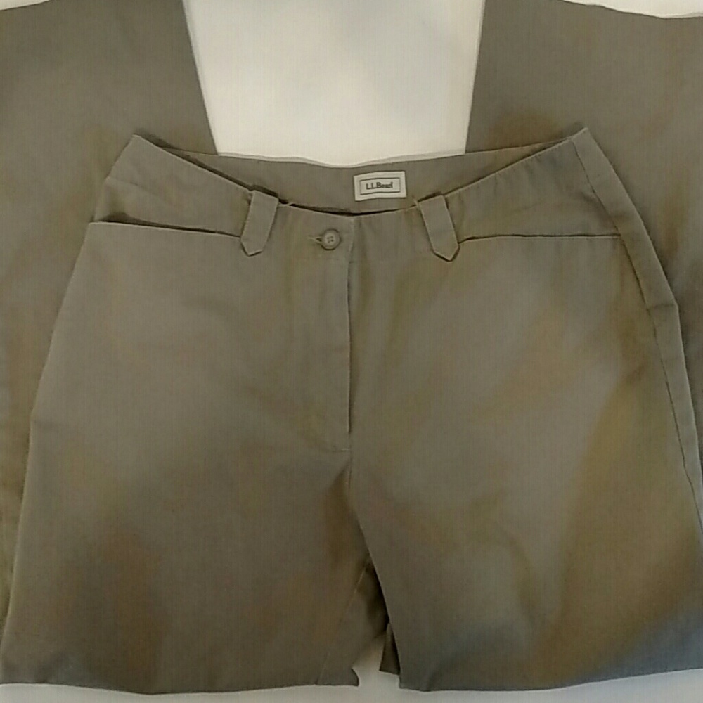 3/$20🌈LL Bean khakis